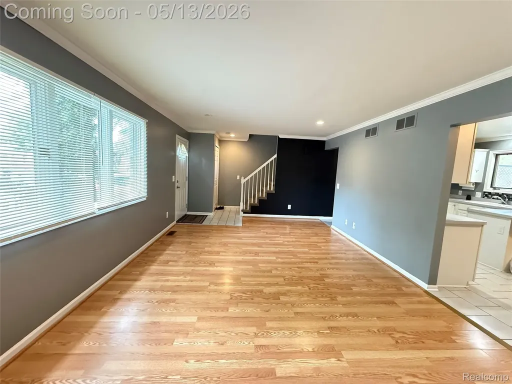 8334 Mckinley Center Line City MI 48015