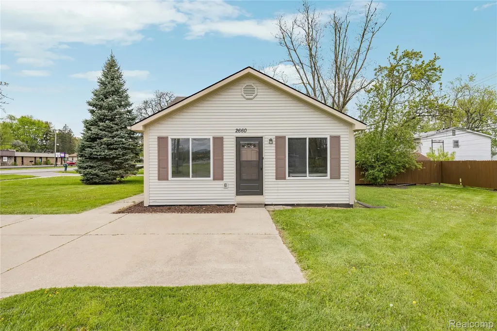2660 Pontiac Lake Road Waterford Charter Township MI 48328