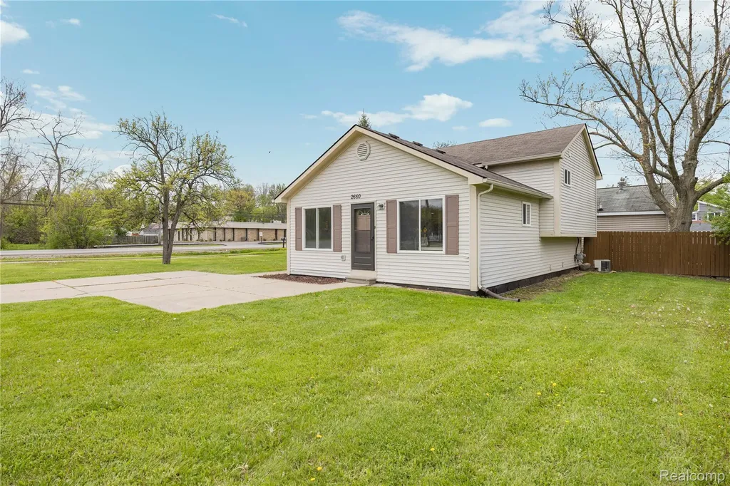 2660 Pontiac Lake Road Waterford Charter Township MI 48328