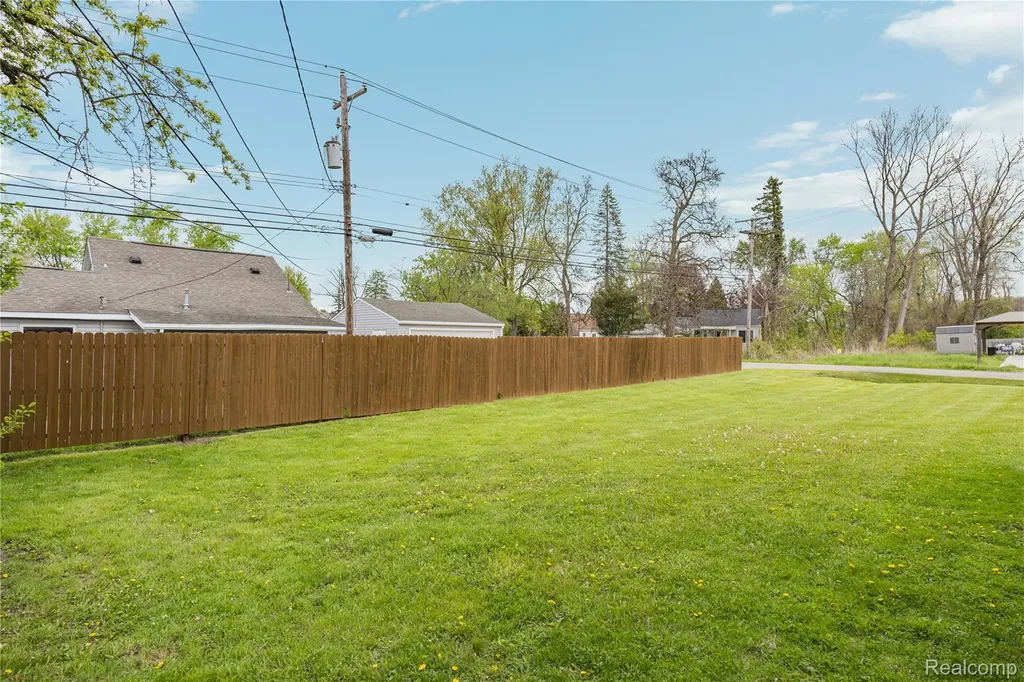 2660 Pontiac Lake Road Waterford Charter Township MI 48328