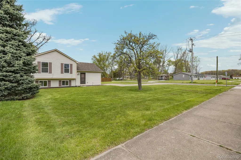2660 Pontiac Lake Road Waterford Charter Township MI 48328