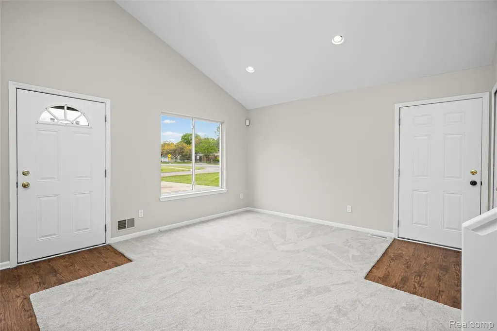 2660 Pontiac Lake Road Waterford Charter Township MI 48328