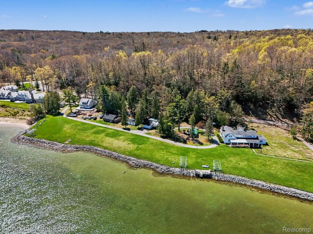 0000 Crescent Beach Road Onekama Township MI 49660