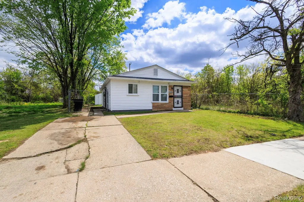 10026 Whitcomb Street Detroit City MI 48227