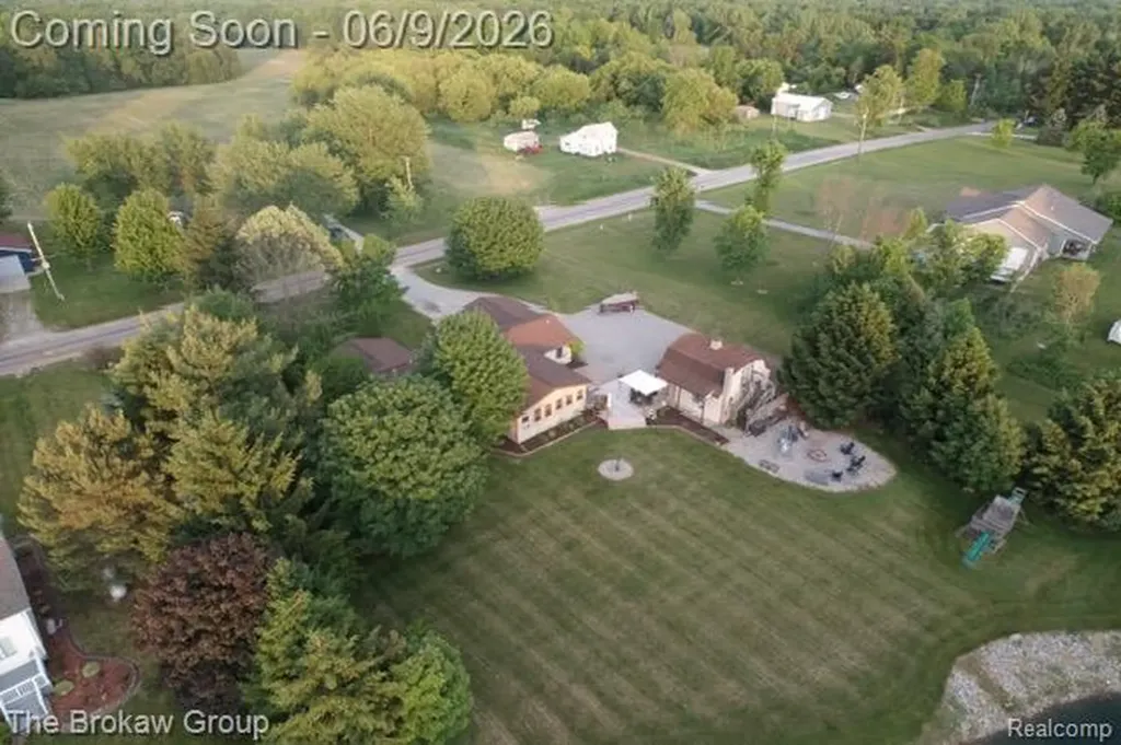 5461 N Henderson Road Richfield Township MI 48423