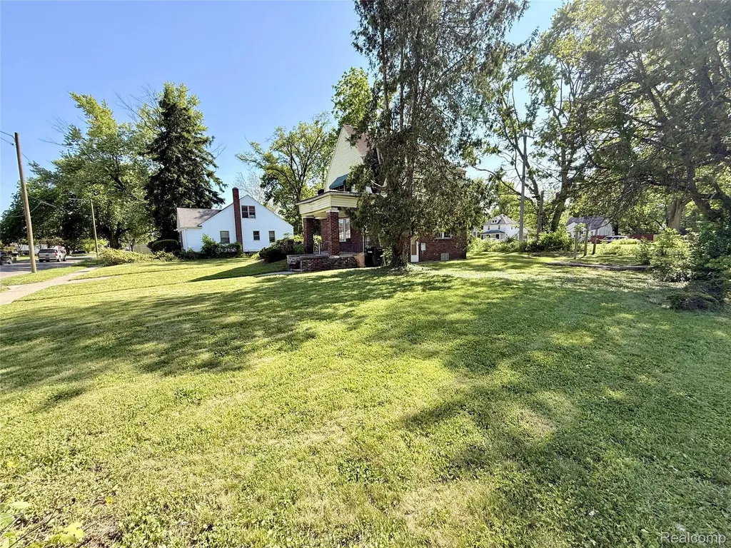 17245 Evergreen Road Detroit City MI 48219