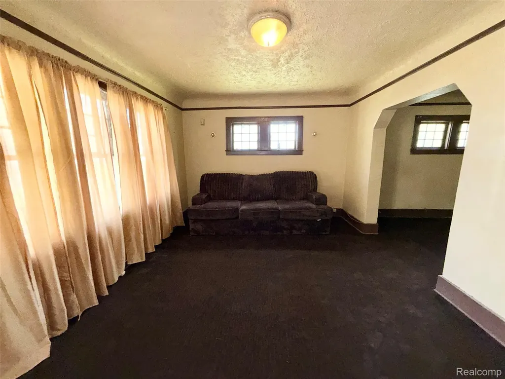 17245 Evergreen Road Detroit City MI 48219