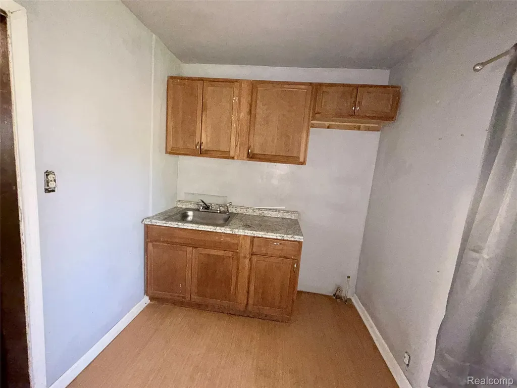 17245 Evergreen Road Detroit City MI 48219