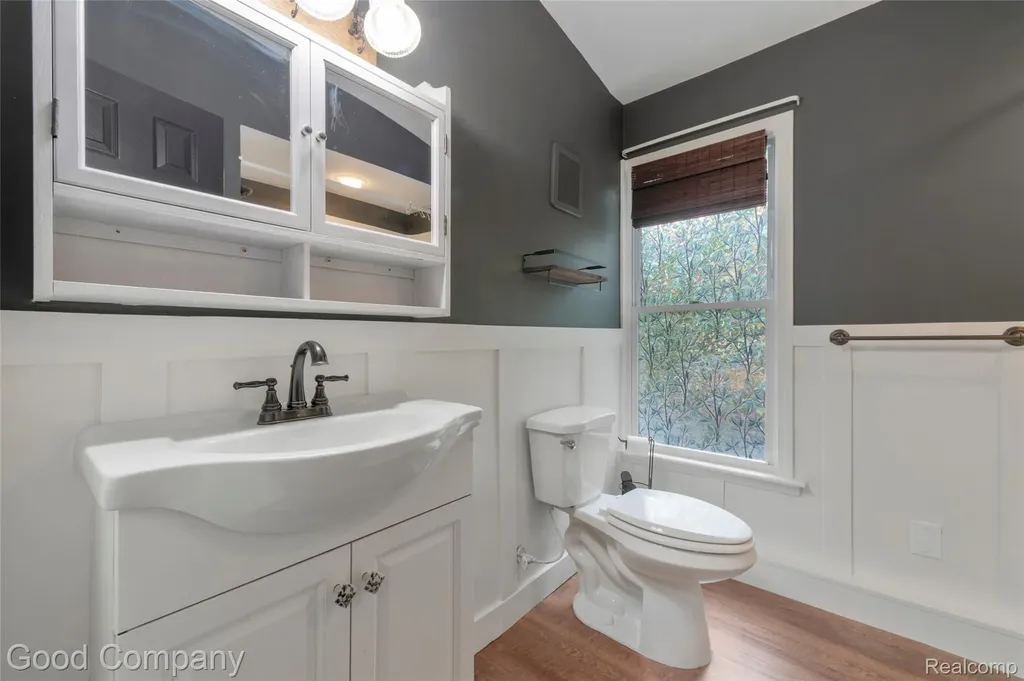 20335 Purlingbrook Street Livonia City MI 48152