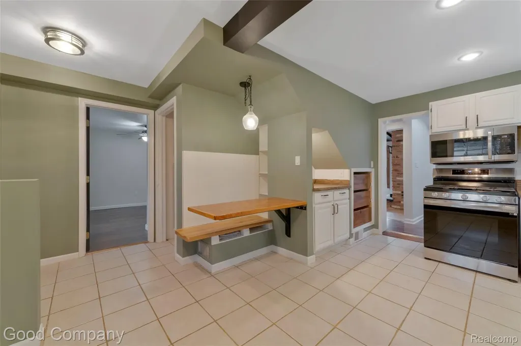 20335 Purlingbrook Street Livonia City MI 48152