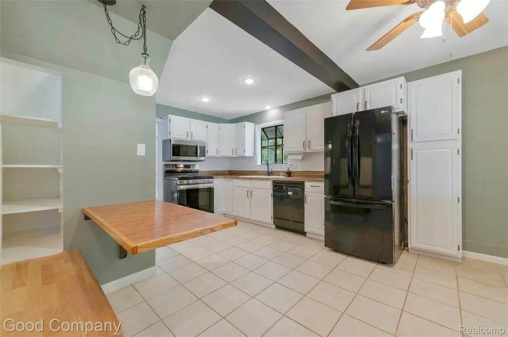 20335 Purlingbrook Street Livonia City MI 48152