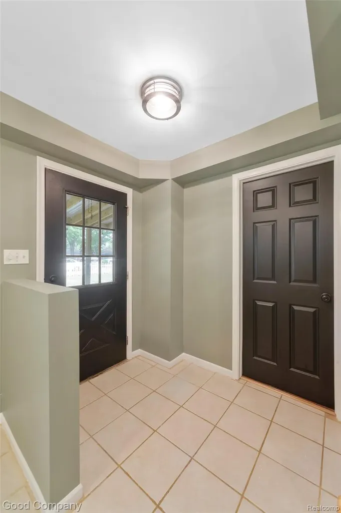 20335 Purlingbrook Street Livonia City MI 48152