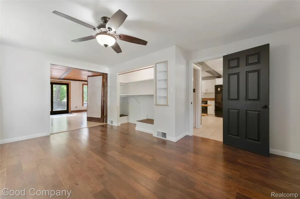 20335 Purlingbrook Street Livonia City MI 48152