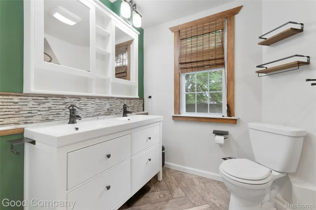 20335 Purlingbrook Street Livonia City MI 48152