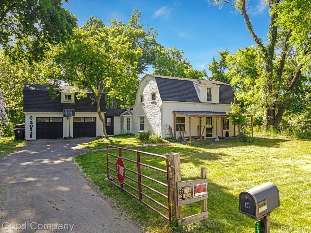 20335 Purlingbrook Street Livonia City MI 48152
