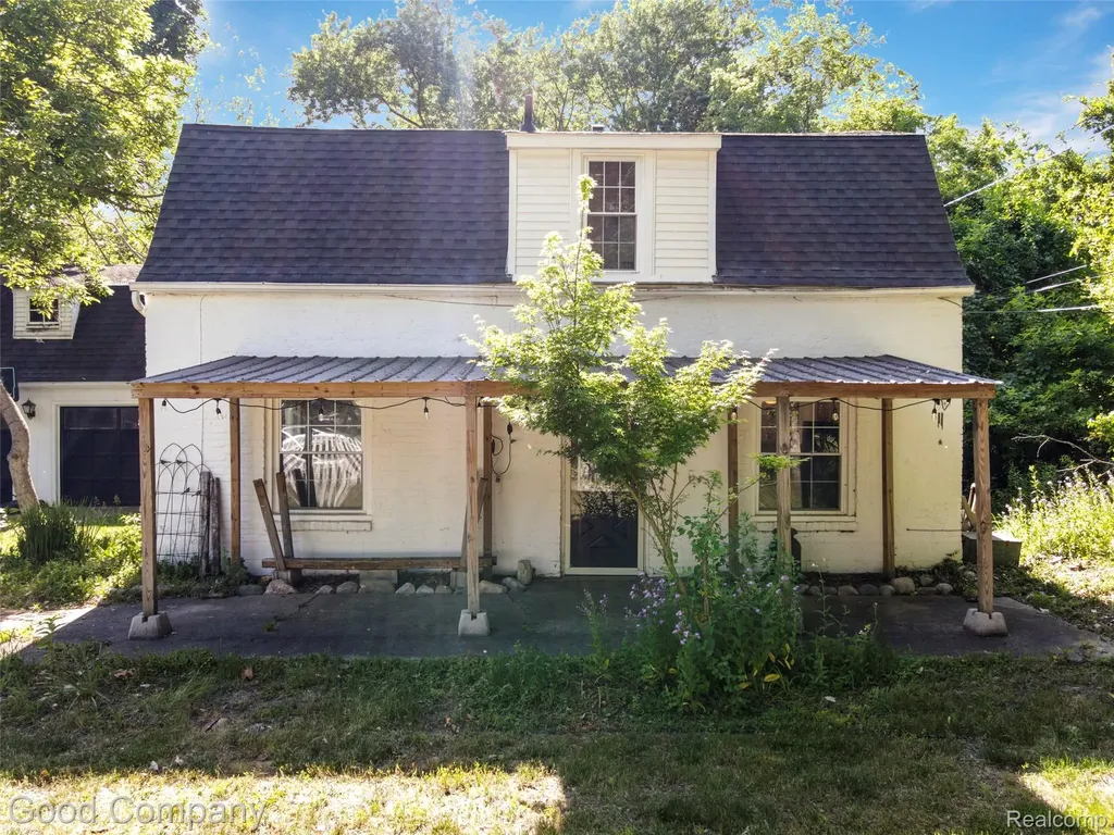 20335 Purlingbrook Street Livonia City MI 48152