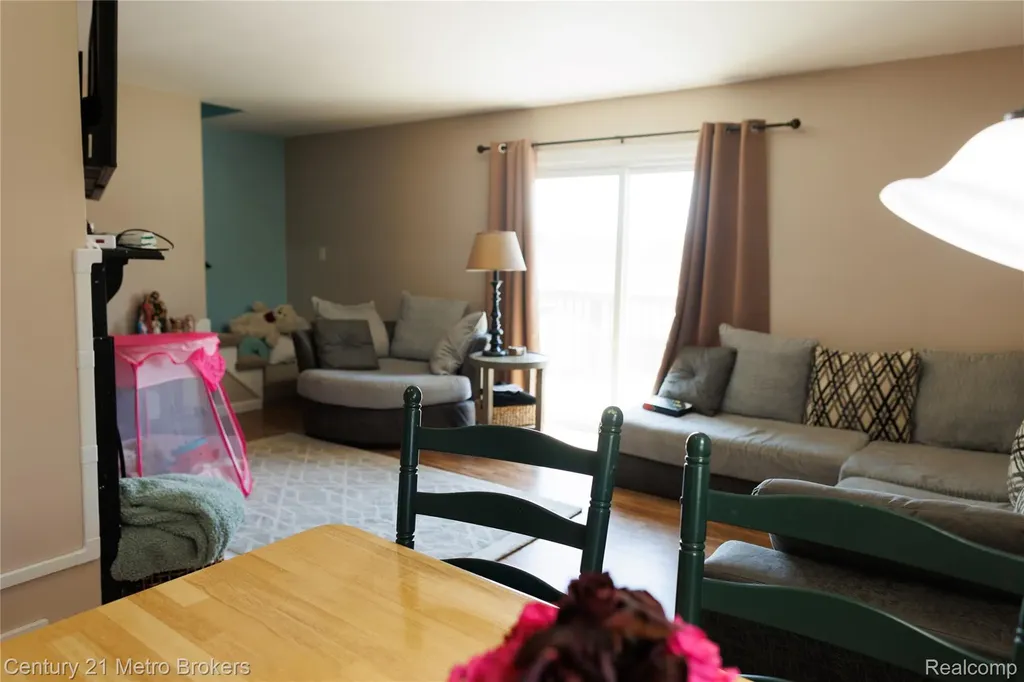 8493 Pepper Ridge Drive E Grand Blanc Charter Township MI 48439