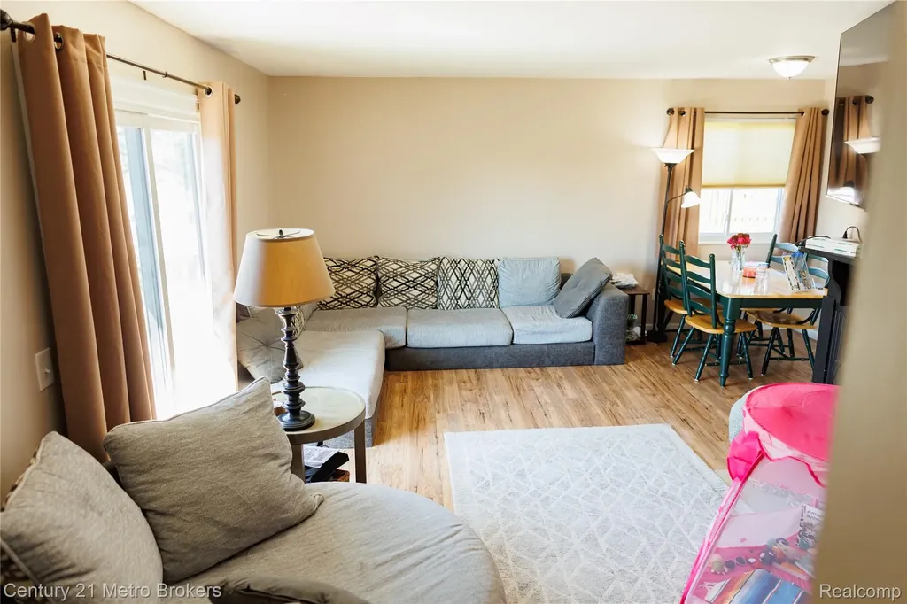 8493 Pepper Ridge Drive E Grand Blanc Charter Township MI 48439