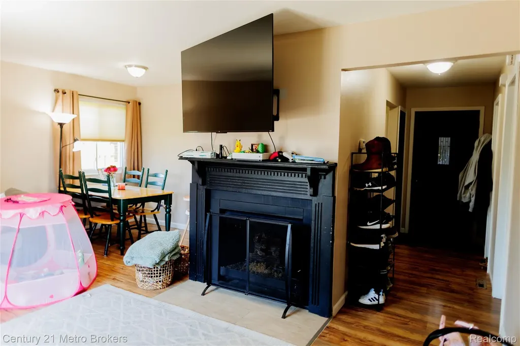 8493 Pepper Ridge Drive E Grand Blanc Charter Township MI 48439