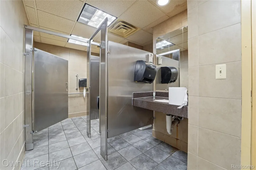3756 S Rochester Road Rochester Hills City MI 48307