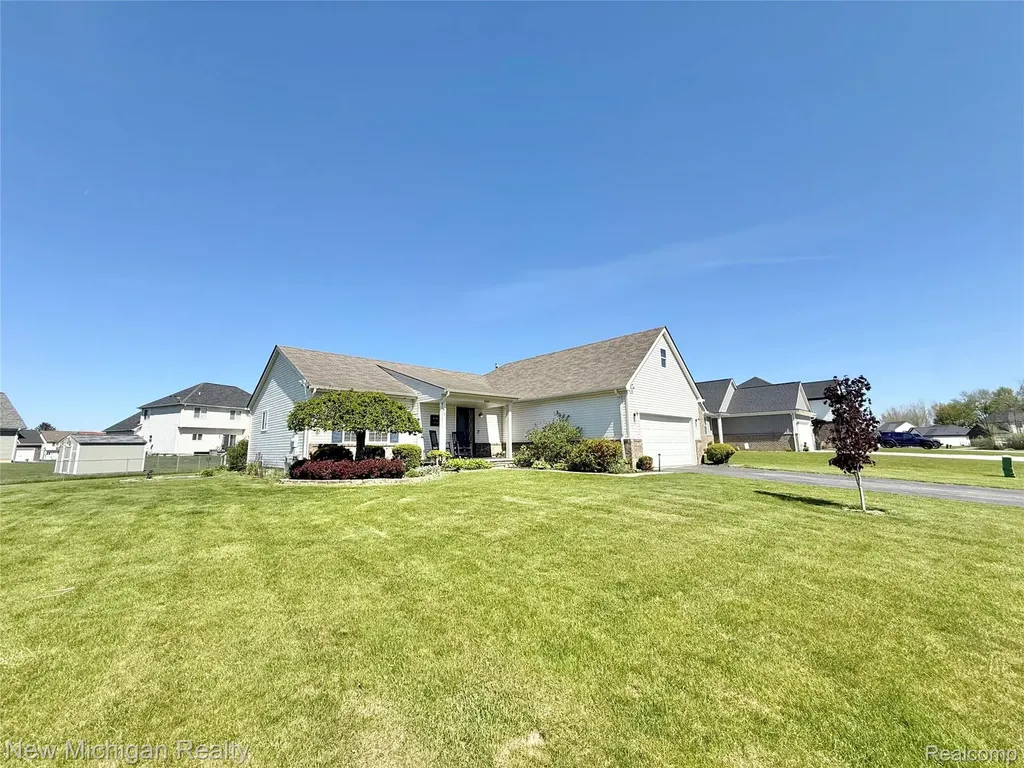 8205 Peninsula Circle Mundy Township MI 48439