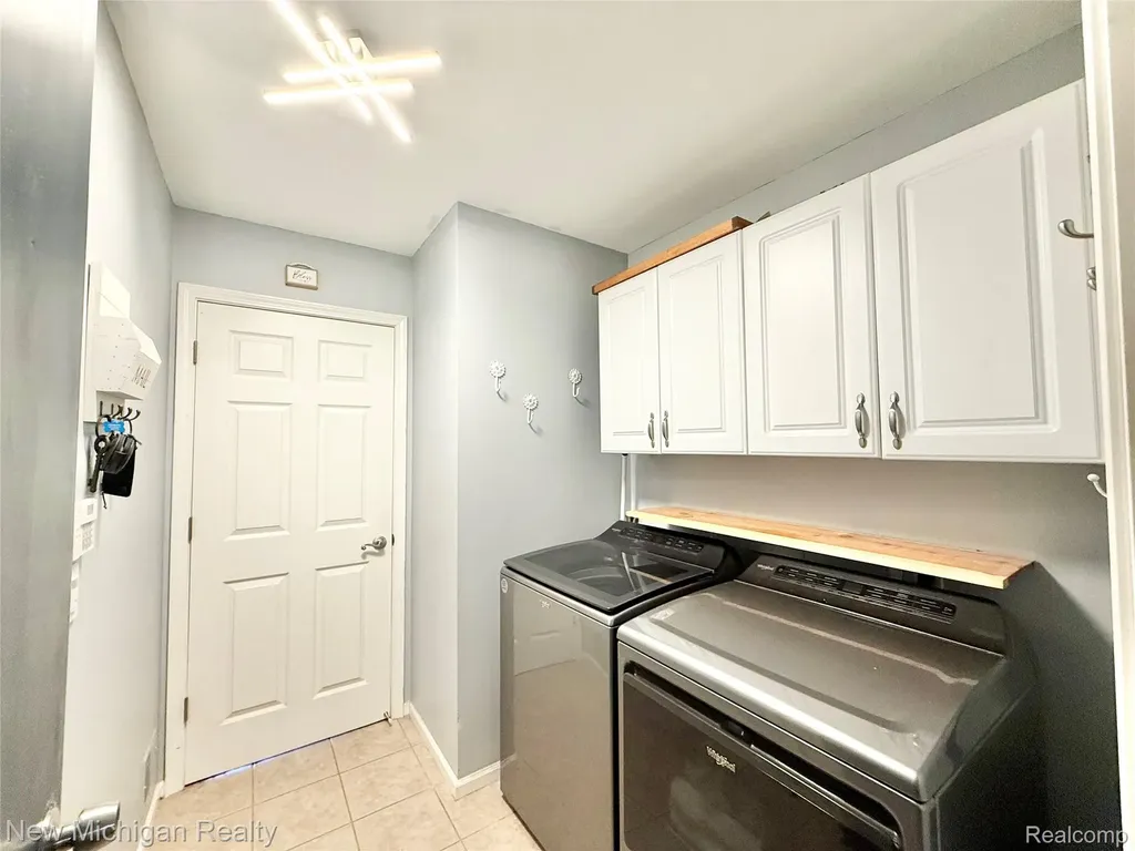 8205 Peninsula Circle Mundy Township MI 48439