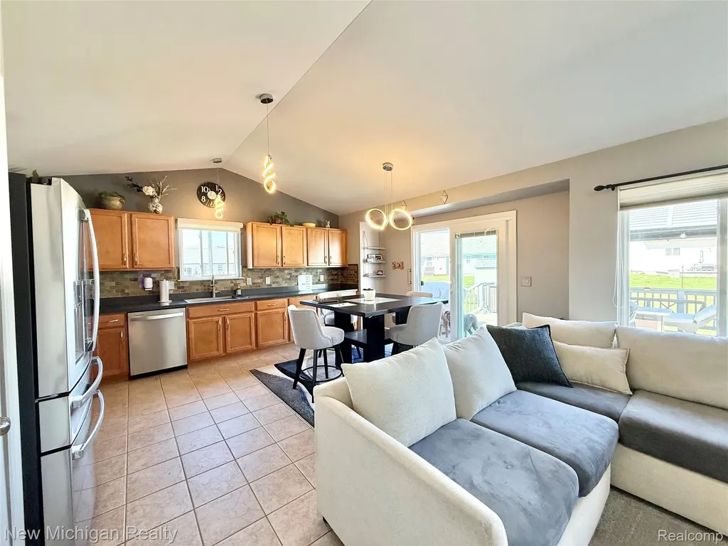 8205 Peninsula Circle Mundy Township MI 48439