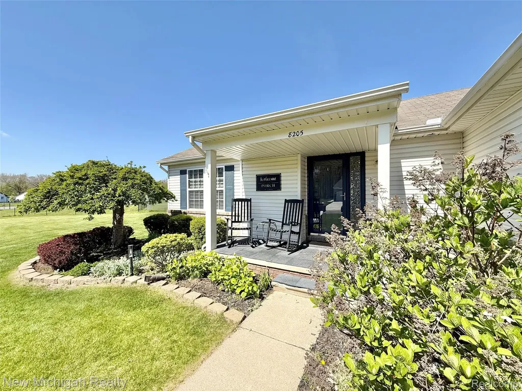 8205 Peninsula Circle Mundy Township MI 48439