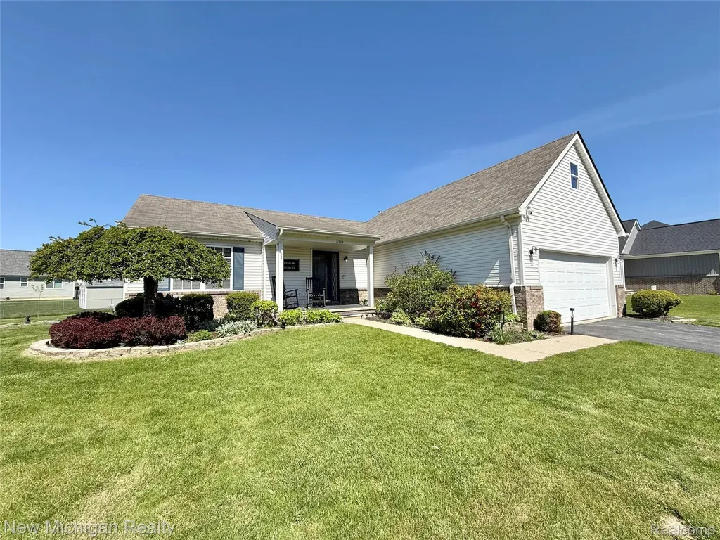 8205 Peninsula Circle Mundy Township MI 48439