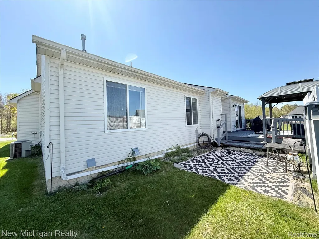 8205 Peninsula Circle Mundy Township MI 48439