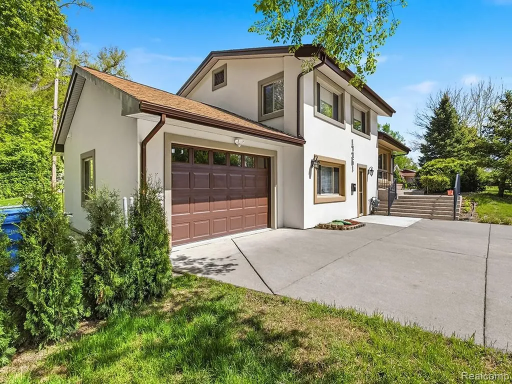 17361 W Outer Drive Dearborn Heights City MI 48127