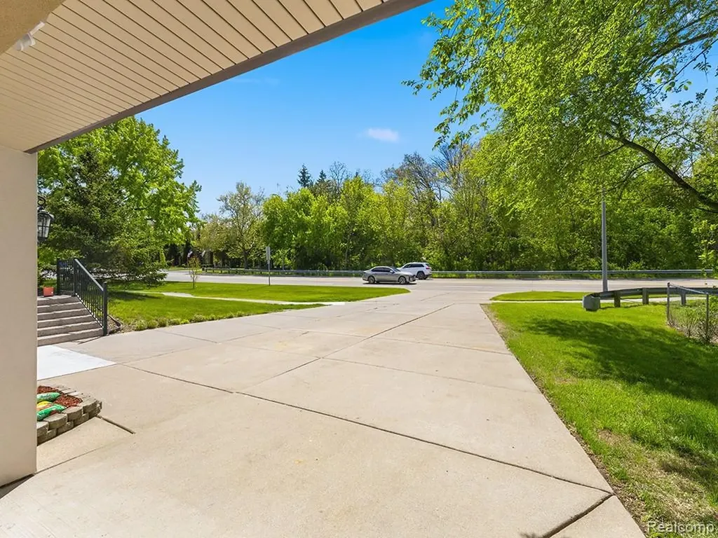 17361 W Outer Drive Dearborn Heights City MI 48127