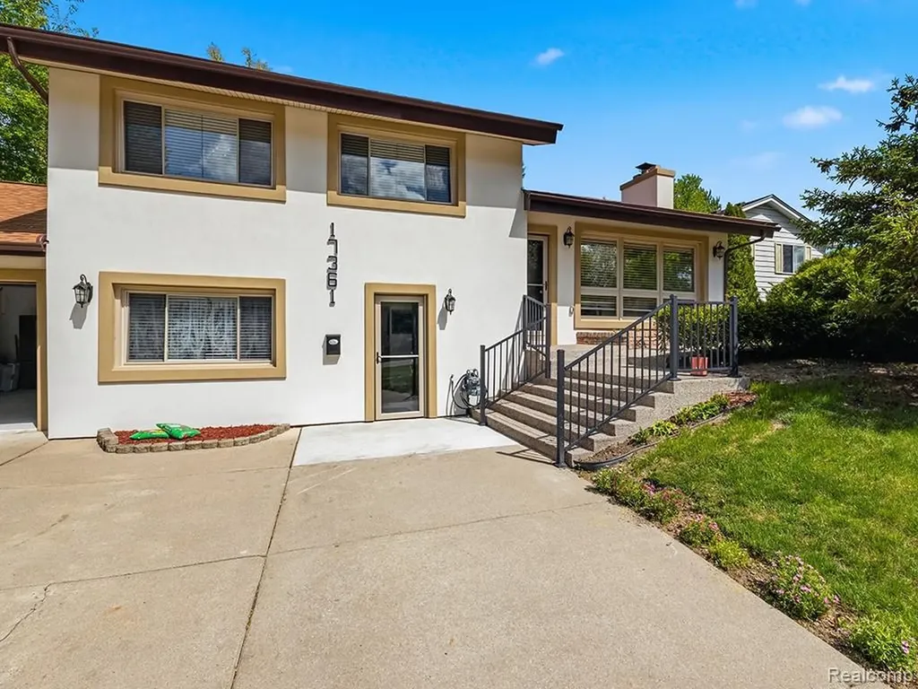 17361 W Outer Drive Dearborn Heights City MI 48127