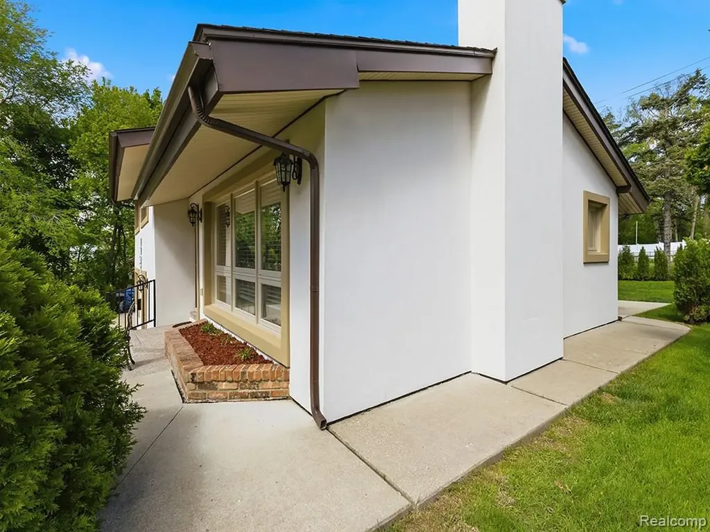 17361 W Outer Drive Dearborn Heights City MI 48127