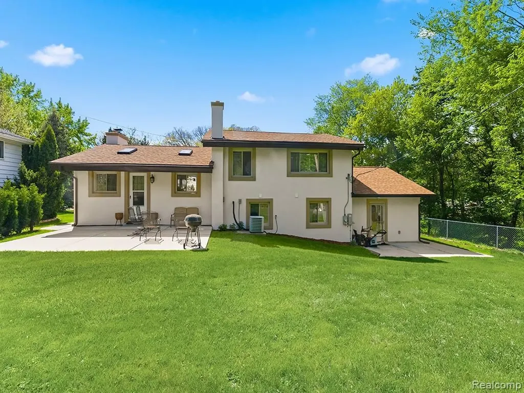 17361 W Outer Drive Dearborn Heights City MI 48127