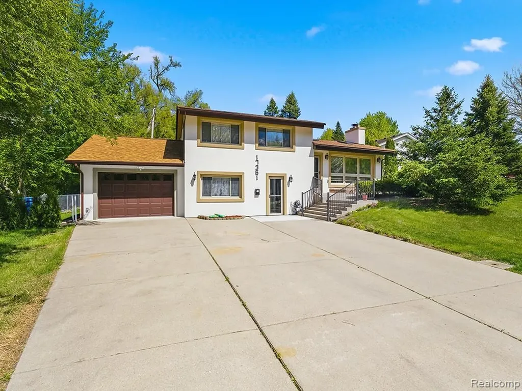 17361 W Outer Drive Dearborn Heights City MI 48127
