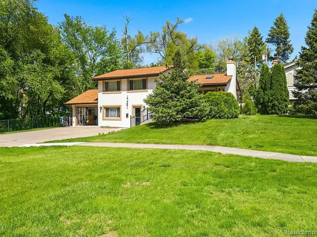 17361 W Outer Drive Dearborn Heights City MI 48127