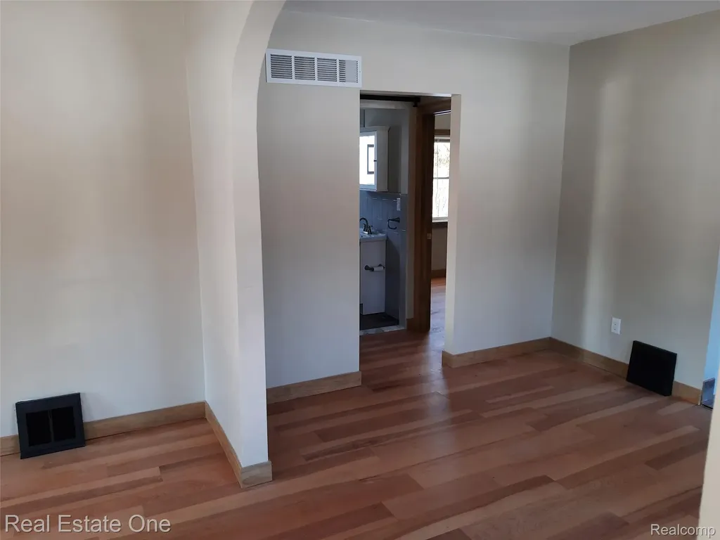 1850 + 1852 Ward Road Bloomfield Charter Township MI 48302