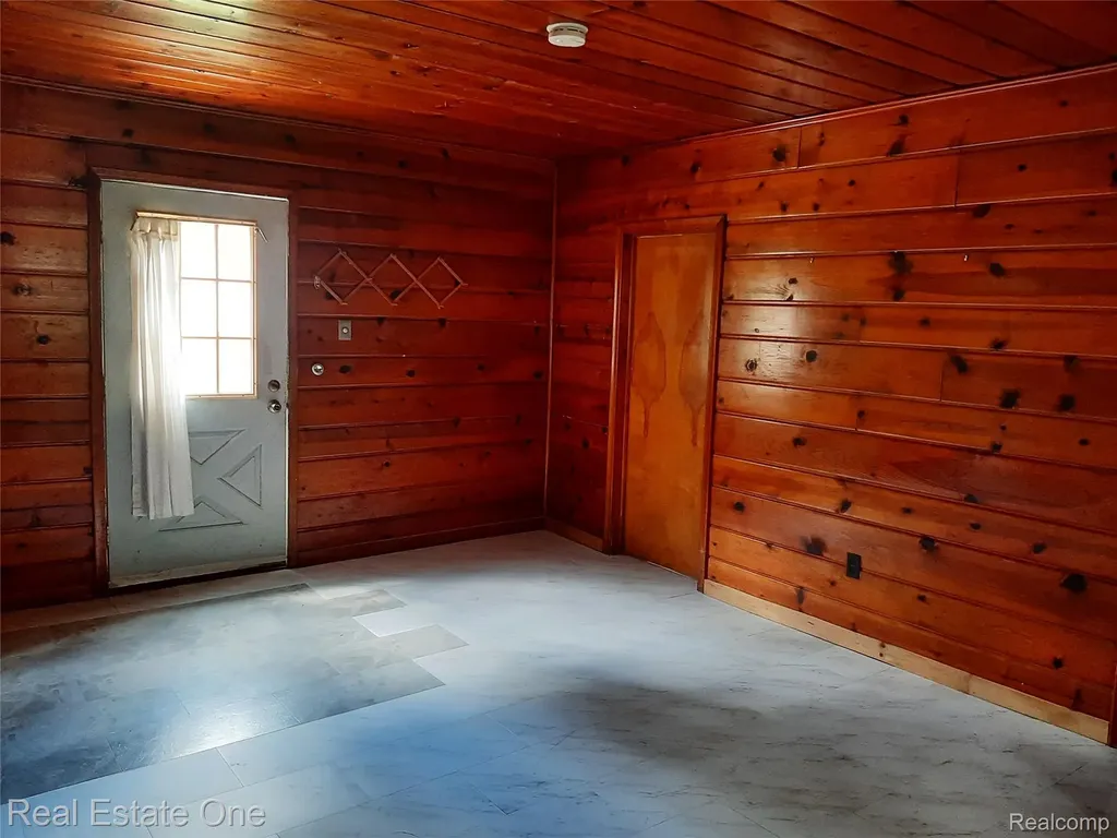 1850 + 1852 Ward Road Bloomfield Charter Township MI 48302