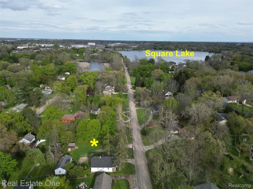 1850 + 1852 Ward Road Bloomfield Charter Township MI 48302