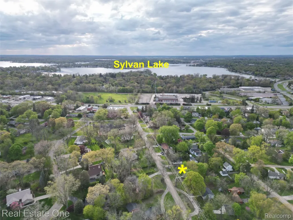 1850 + 1852 Ward Road Bloomfield Charter Township MI 48302