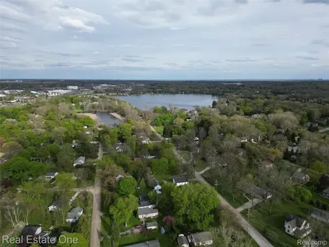 1850 + 1852 Ward Road Bloomfield Charter Township MI 48302