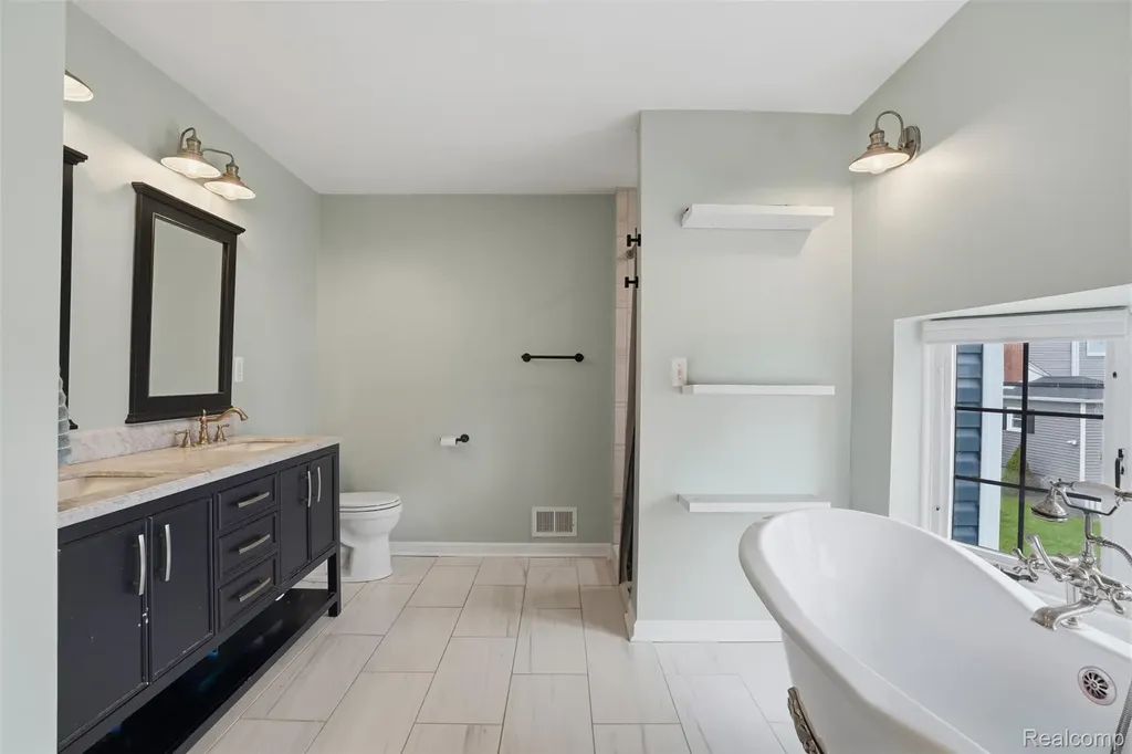 2299 Kingston Street White Lake Charter Township MI 48386