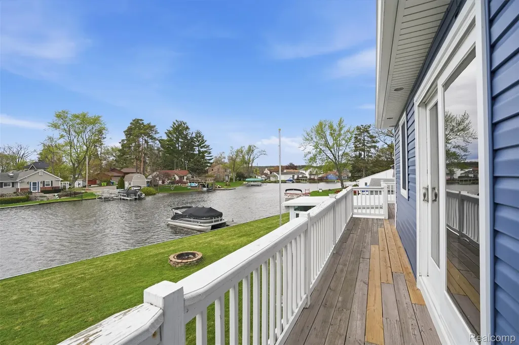2299 Kingston Street White Lake Charter Township MI 48386