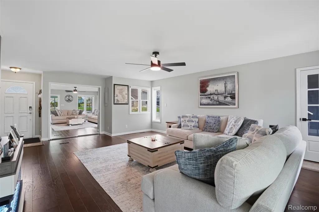 2299 Kingston Street White Lake Charter Township MI 48386
