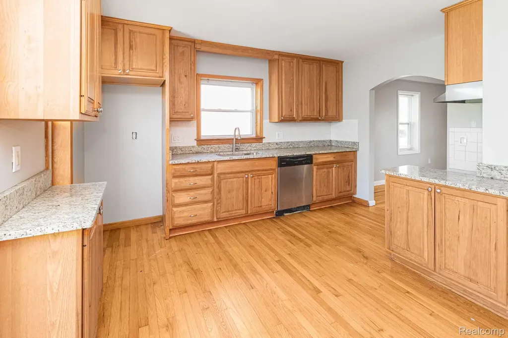 30064 Ann Arbor Trail Westland City MI 48185