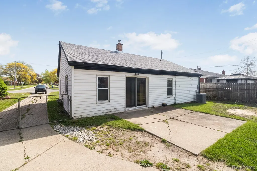 30064 Ann Arbor Trail Westland City MI 48185