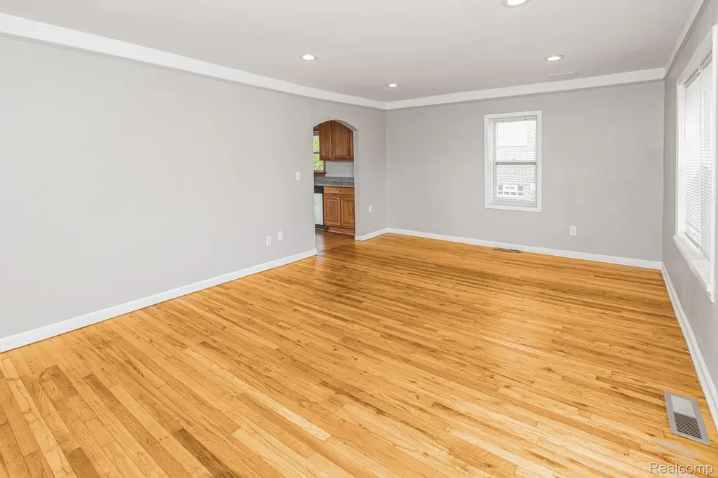 30064 Ann Arbor Trail Westland City MI 48185