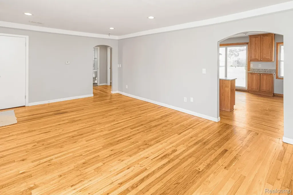30064 Ann Arbor Trail Westland City MI 48185