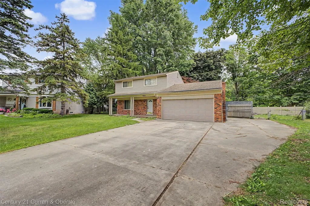 8834 Dublin Way Sterling Heights City MI 48314